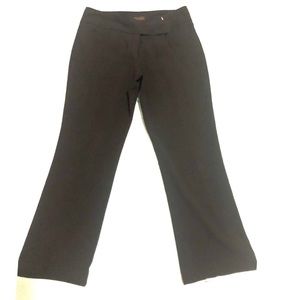 Beautiful black pants size 4. Little use. Super comfortable! Stretch fabric!